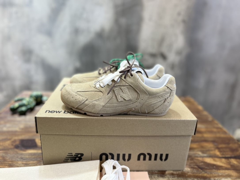 Miu Miu Casual Shoes